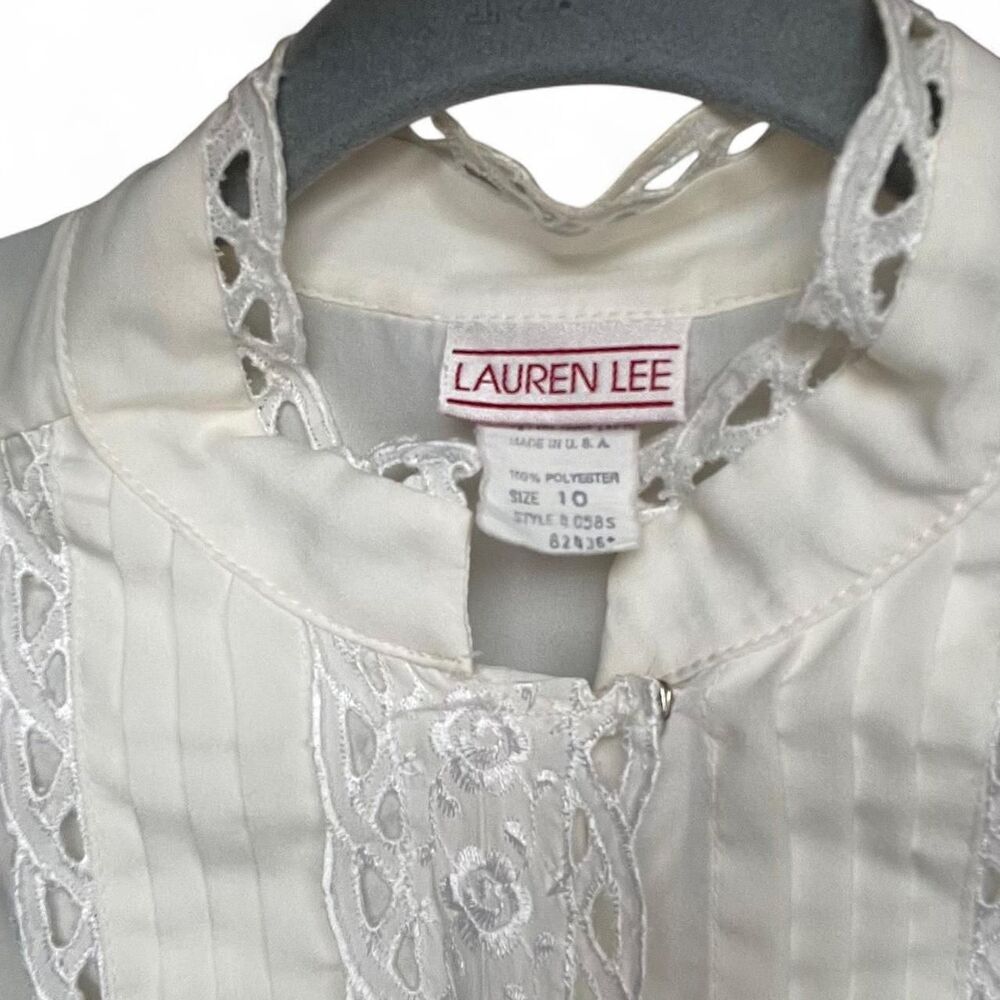 True Vintage White Frilly Lace-Embellished Top - Picture 6 of 8